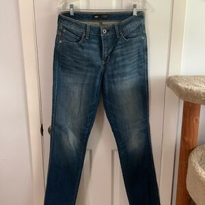 Levi's Flatters & Flaunts Skinny Leg Jeans 10. Smoke free home.